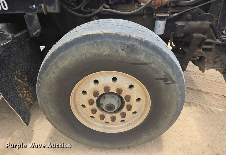 image for item DU7928 1999 Kenworth T800 dump truck