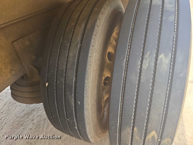 image for item DU7928 1999 Kenworth T800 dump truck