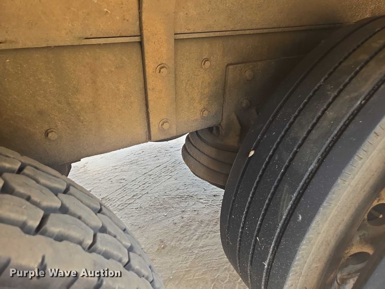 image for item DU7928 1999 Kenworth T800 dump truck