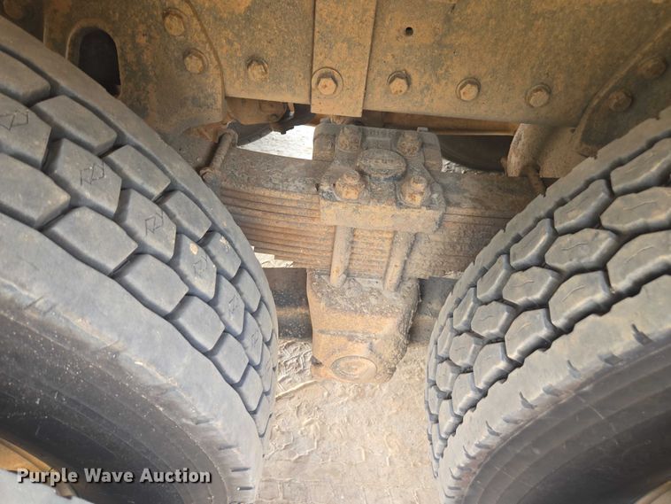 image for item DU7928 1999 Kenworth T800 dump truck