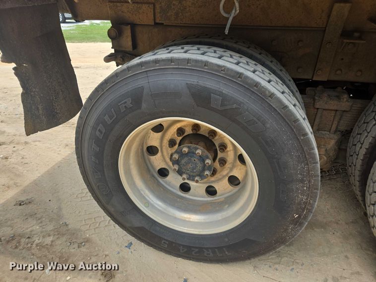 image for item DU7928 1999 Kenworth T800 dump truck