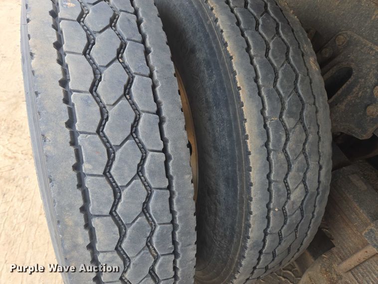 image for item DU7928 1999 Kenworth T800 dump truck