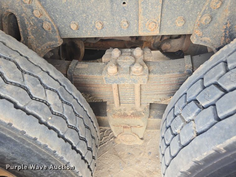 image for item DU7928 1999 Kenworth T800 dump truck