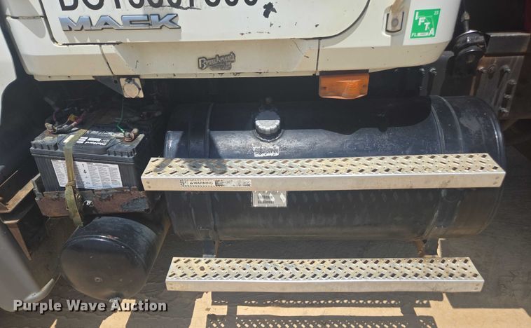 image for item DU7929 2008 Mack GU713 dump truck