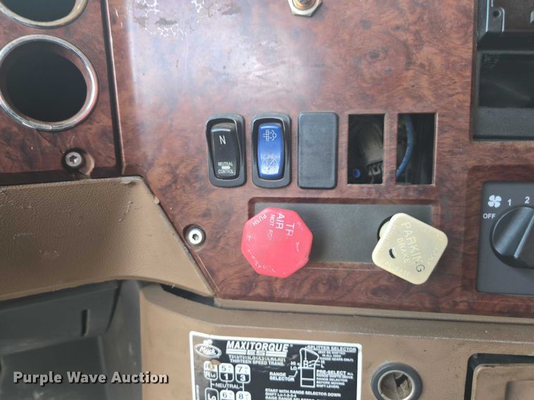 image for item DU7929 2008 Mack GU713 dump truck