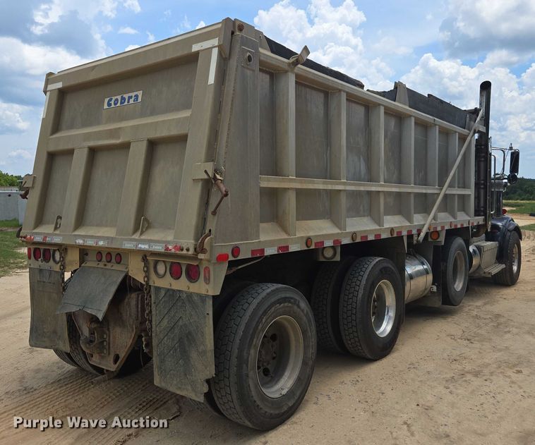 image for item DU7930 2012 Peterbilt 367 dump truck