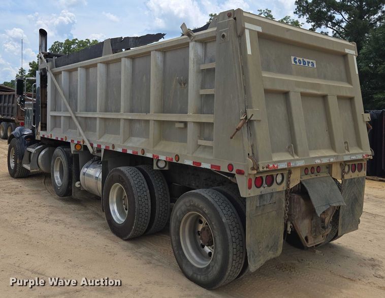 image for item DU7930 2012 Peterbilt 367 dump truck