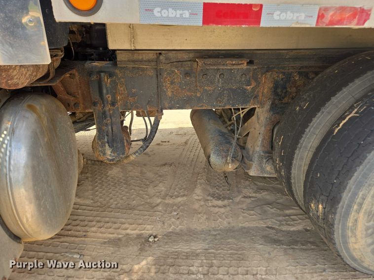 image for item DU7930 2012 Peterbilt 367 dump truck