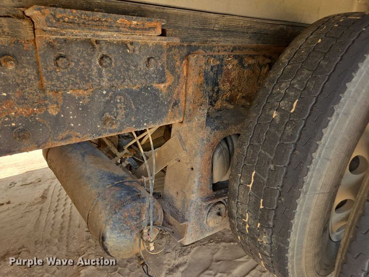 image for item DU7930 2012 Peterbilt 367 dump truck