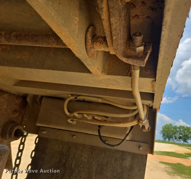 image for item DU7930 2012 Peterbilt 367 dump truck