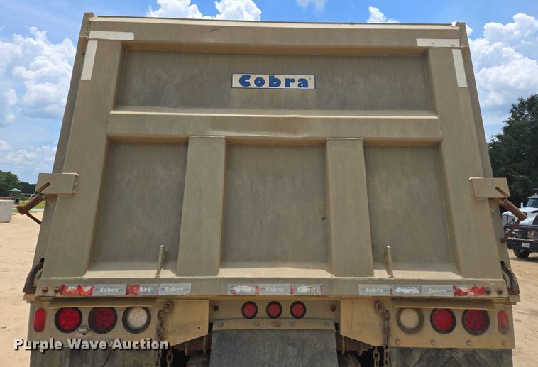 image for item DU7930 2012 Peterbilt 367 dump truck