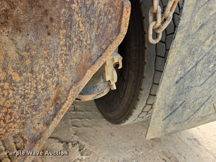 image for item DU7930 2012 Peterbilt 367 dump truck