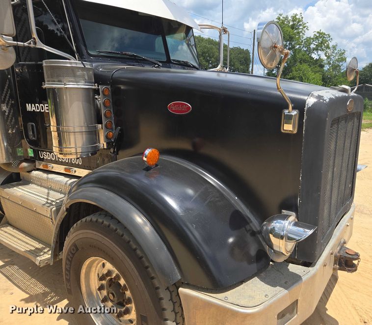 image for item DU7930 2012 Peterbilt 367 dump truck