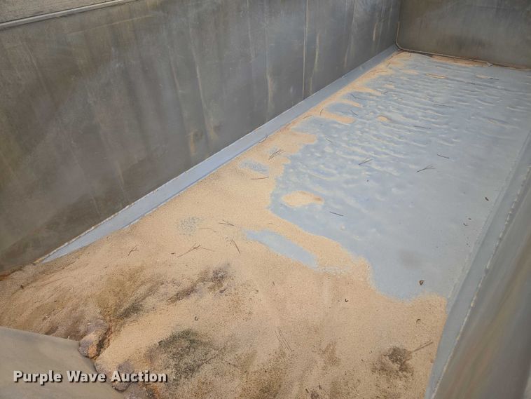 image for item DU7930 2012 Peterbilt 367 dump truck