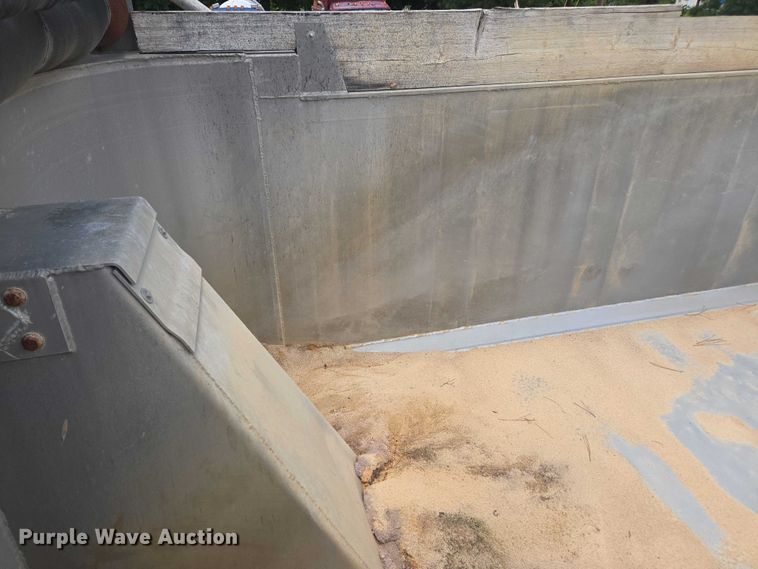 image for item DU7930 2012 Peterbilt 367 dump truck