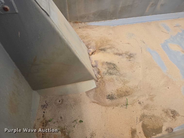 image for item DU7930 2012 Peterbilt 367 dump truck