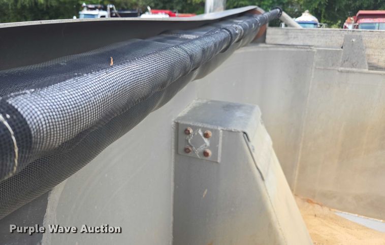 image for item DU7930 2012 Peterbilt 367 dump truck