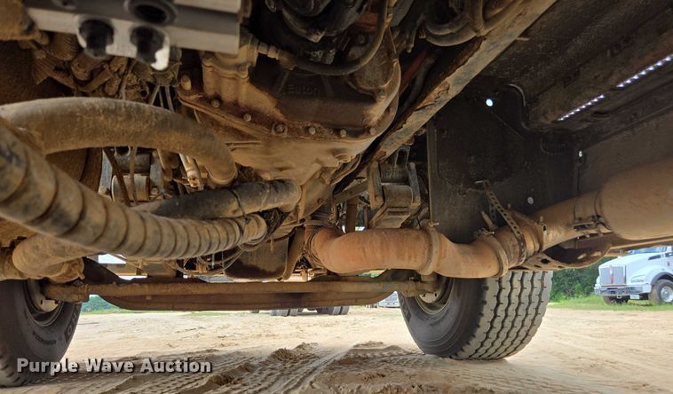 image for item DU7930 2012 Peterbilt 367 dump truck