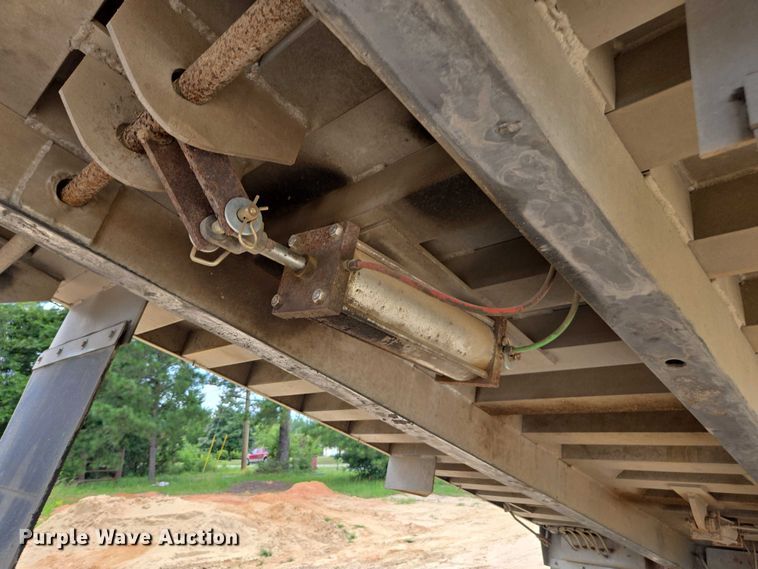 image for item DU7930 2012 Peterbilt 367 dump truck