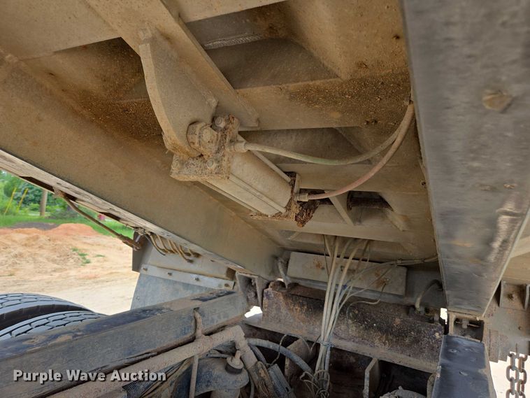 image for item DU7930 2012 Peterbilt 367 dump truck