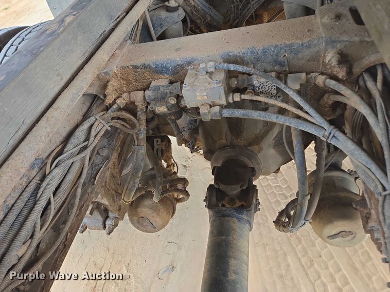 image for item DU7930 2012 Peterbilt 367 dump truck