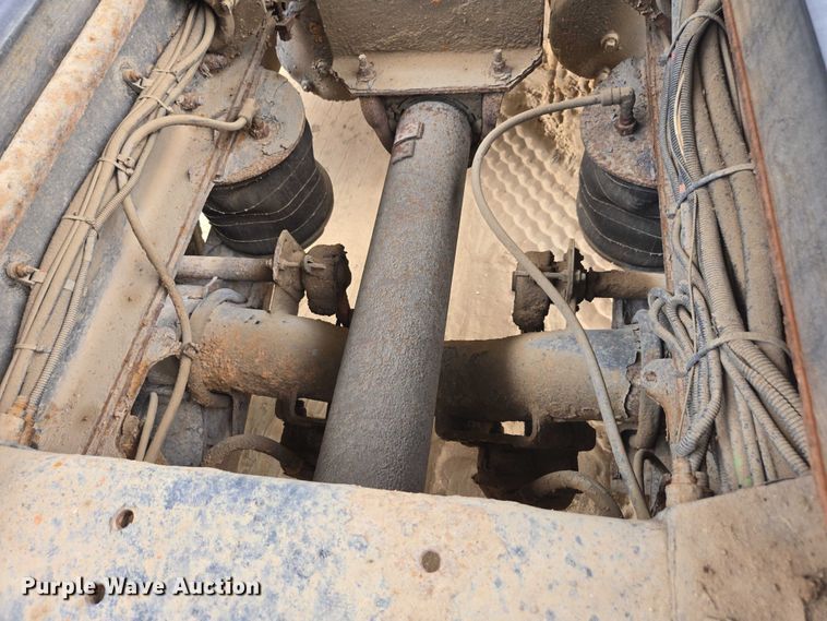 image for item DU7930 2012 Peterbilt 367 dump truck