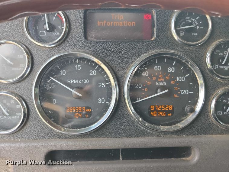 image for item DU7930 2012 Peterbilt 367 dump truck