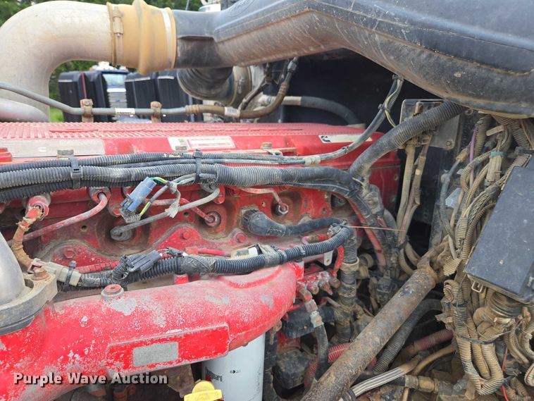 image for item DU7930 2012 Peterbilt 367 dump truck