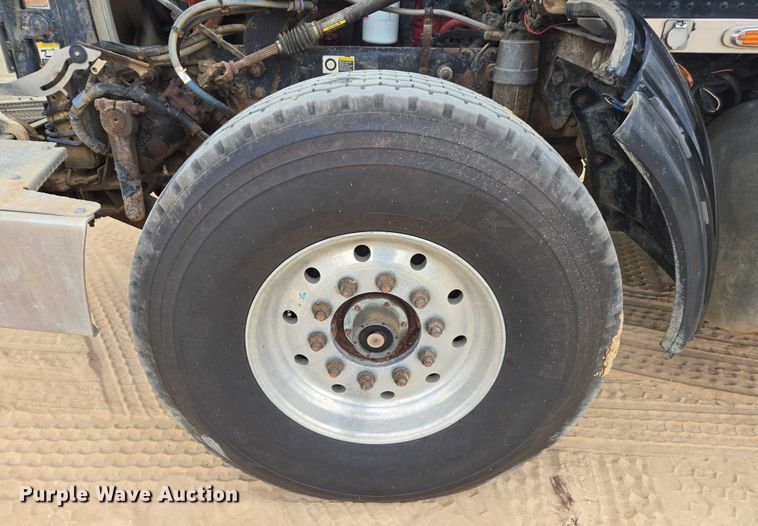 image for item DU7930 2012 Peterbilt 367 dump truck