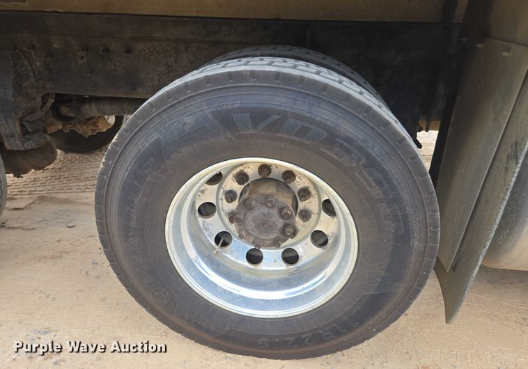 image for item DU7930 2012 Peterbilt 367 dump truck