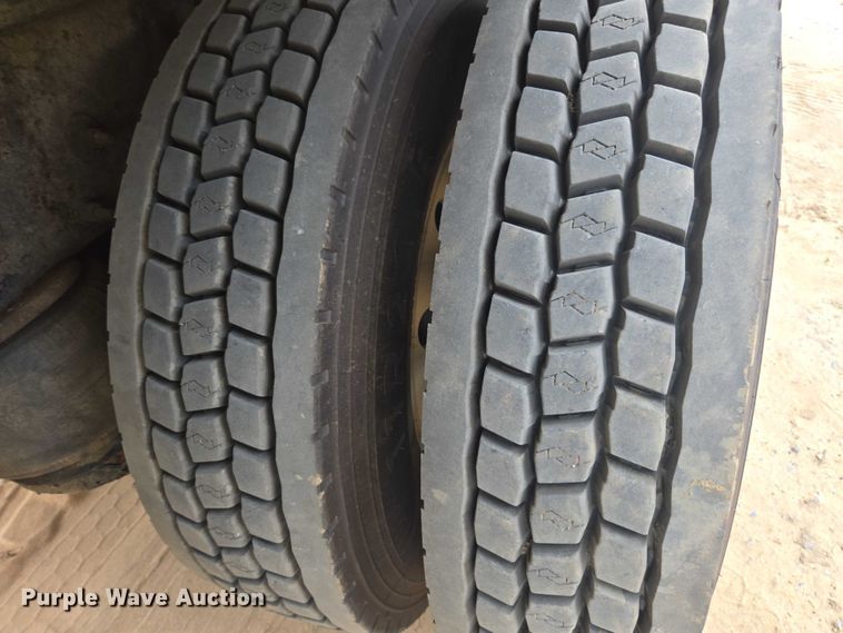 image for item DU7930 2012 Peterbilt 367 dump truck