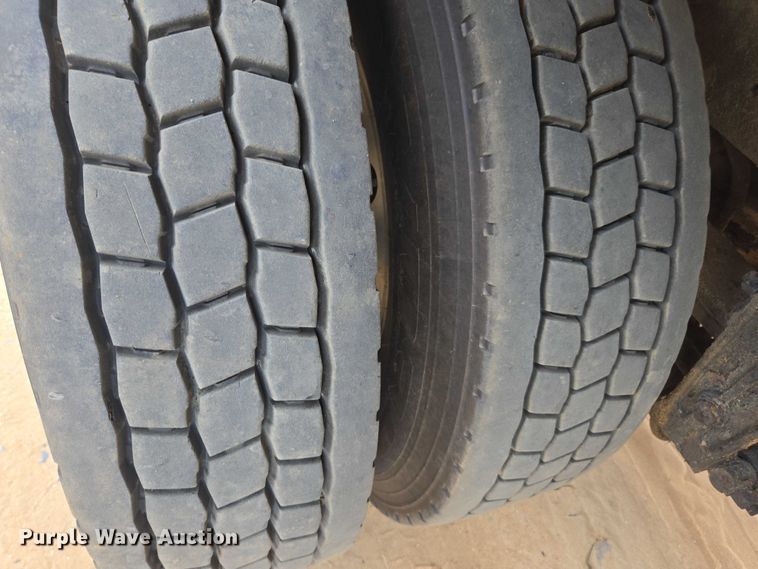 image for item DU7930 2012 Peterbilt 367 dump truck