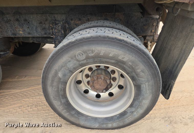 image for item DU7930 2012 Peterbilt 367 dump truck