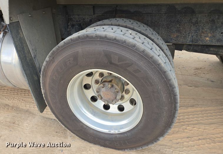 image for item DU7930 2012 Peterbilt 367 dump truck