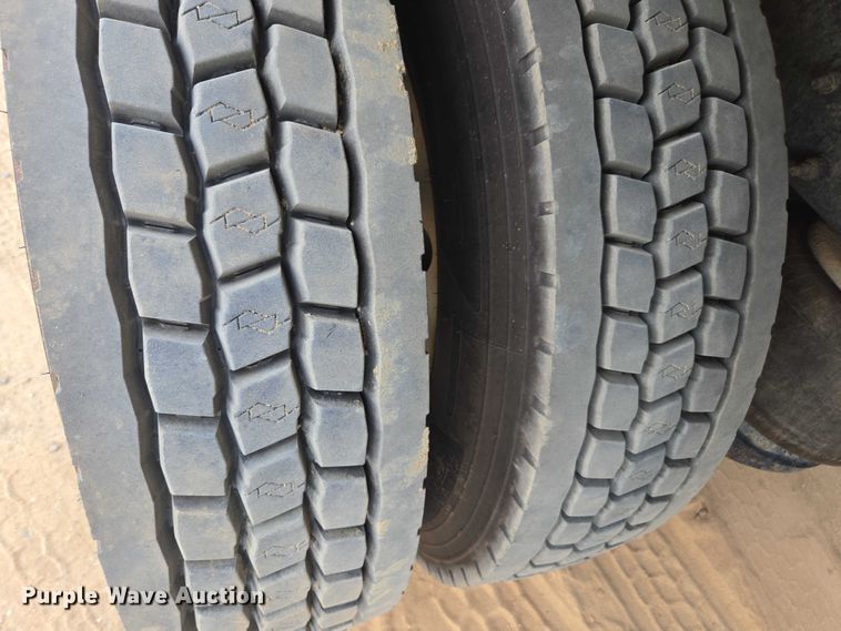 image for item DU7930 2012 Peterbilt 367 dump truck