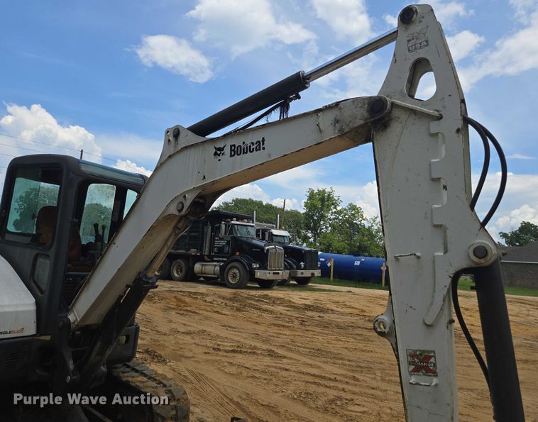 image for item DU7932 2011 Bobcat E50M mini excavator
