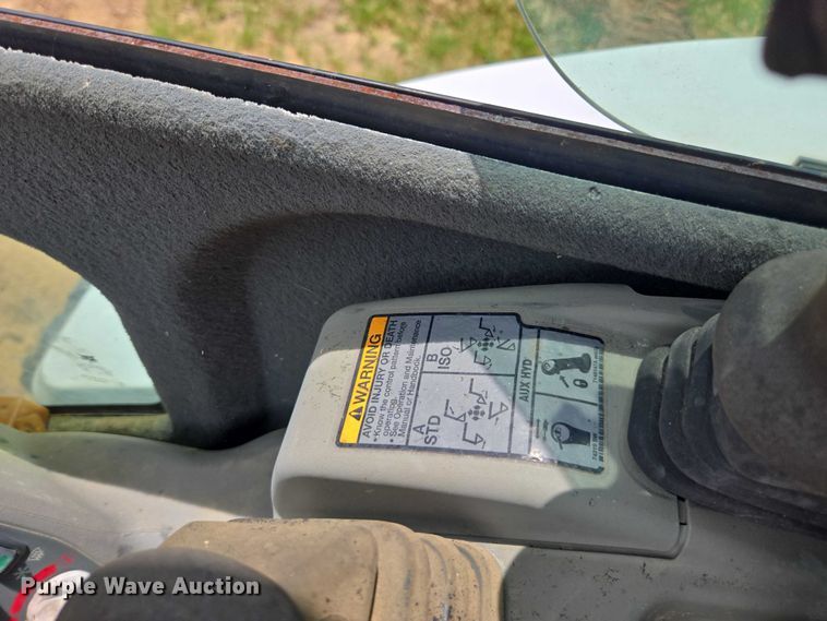 image for item DU7932 2011 Bobcat E50M mini excavator