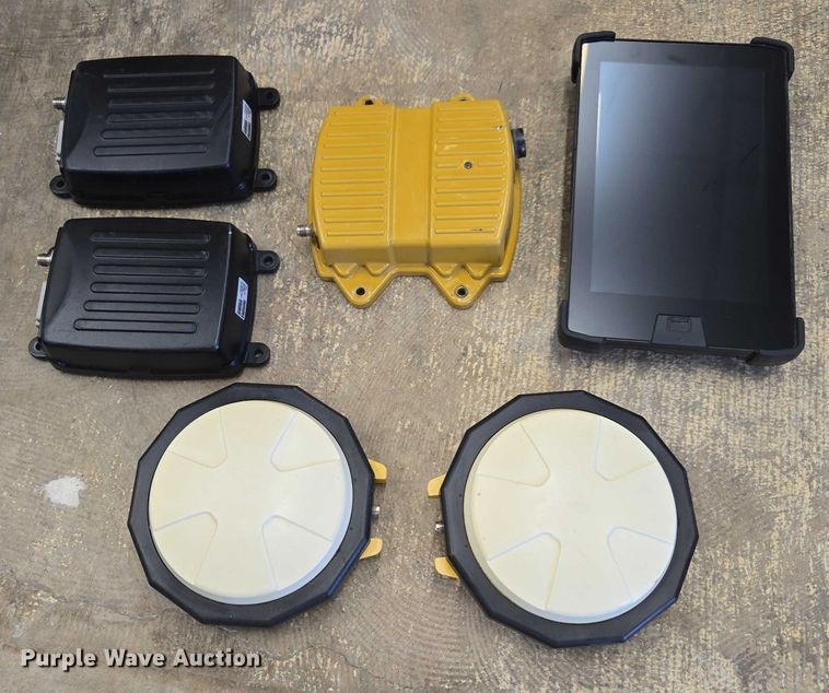 image for item DU7934 Trimble GPS  