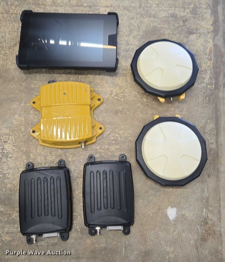 image for item DU7934 Trimble GPS  