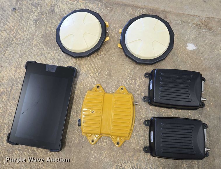 image for item DU7934 Trimble GPS  