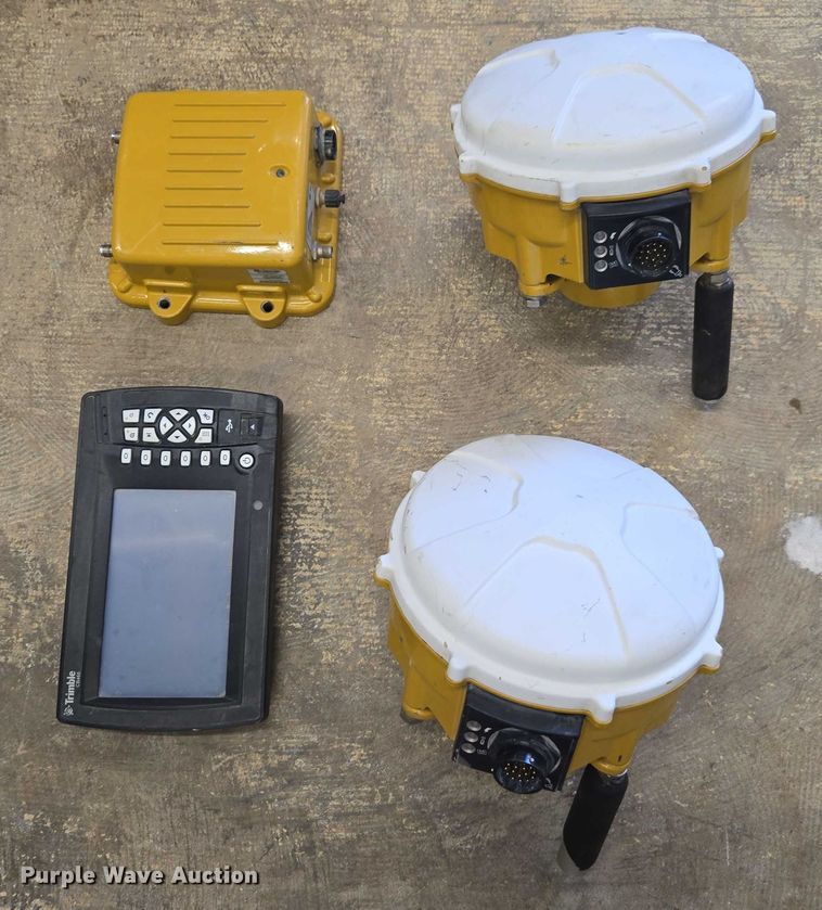 image for item DU7935 Trimble GPS  