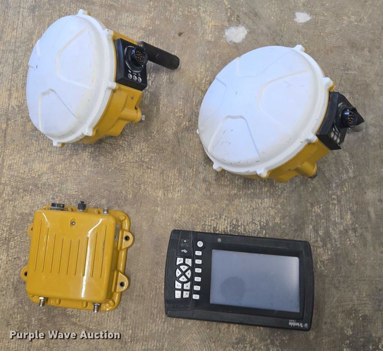 image for item DU7935 Trimble GPS  