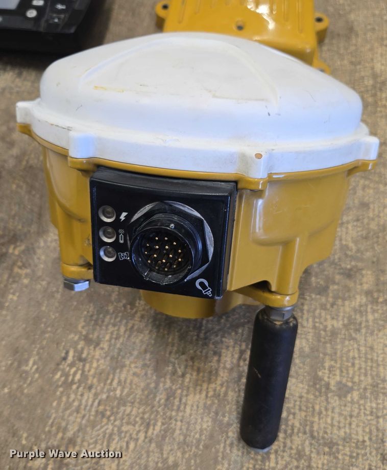 image for item DU7935 Trimble GPS  