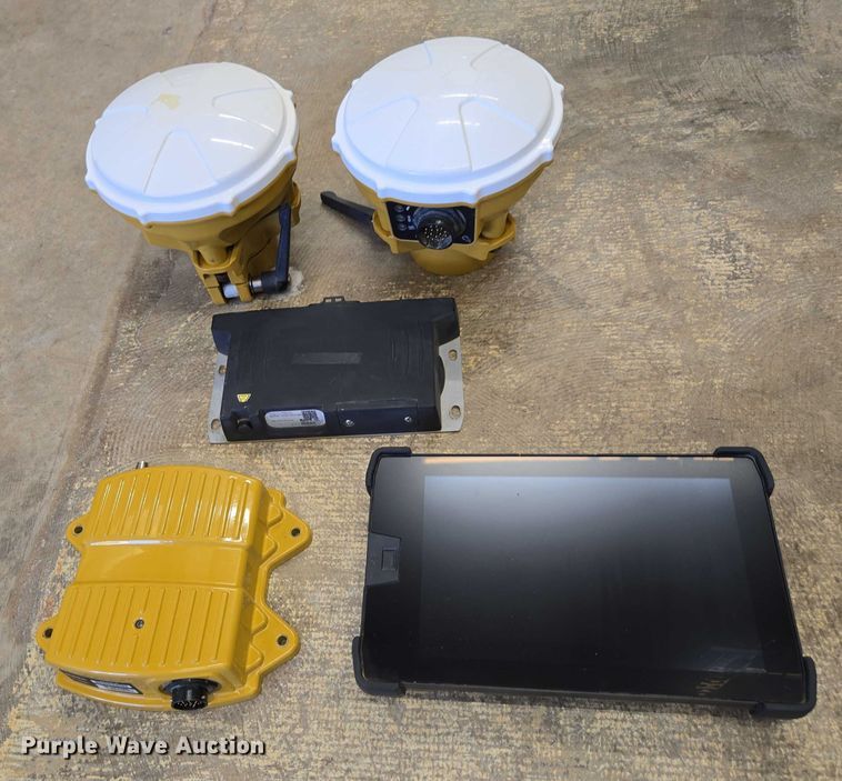 image for item DU7936 Trimble GPS