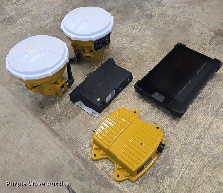 image for item DU7936 Trimble GPS