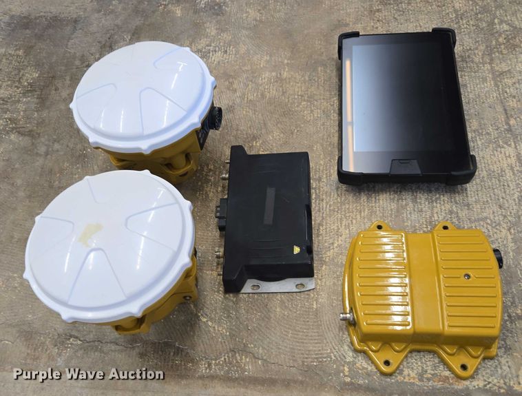 image for item DU7936 Trimble GPS