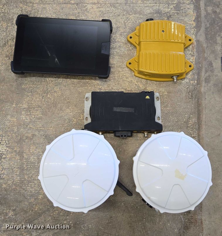 image for item DU7936 Trimble GPS