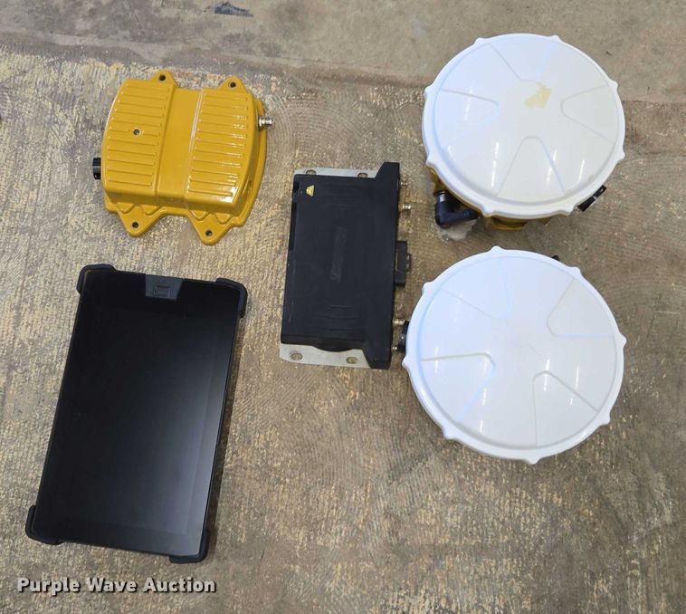 image for item DU7936 Trimble GPS