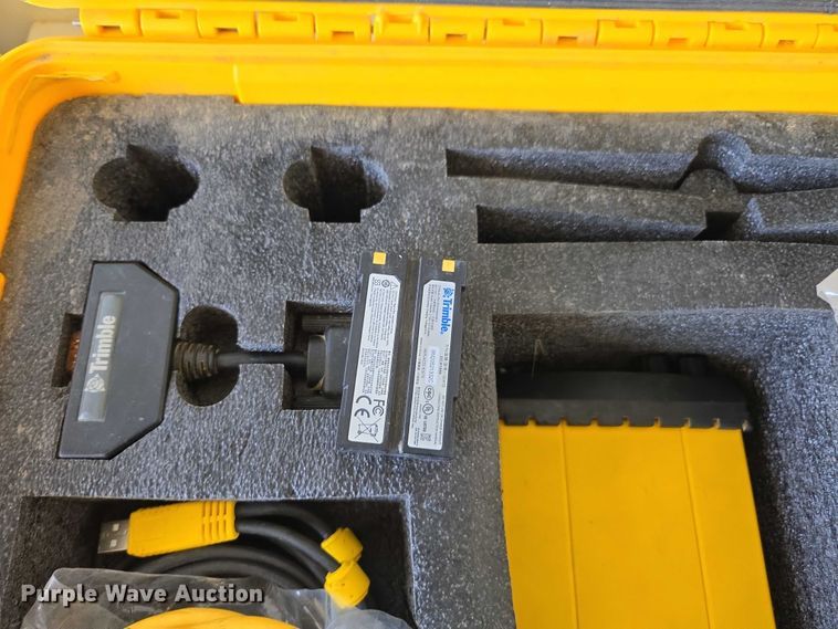 image for item DU7938 Trimble survey kit 