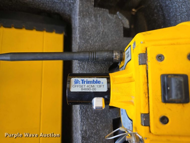 image for item DU7938 Trimble survey kit 